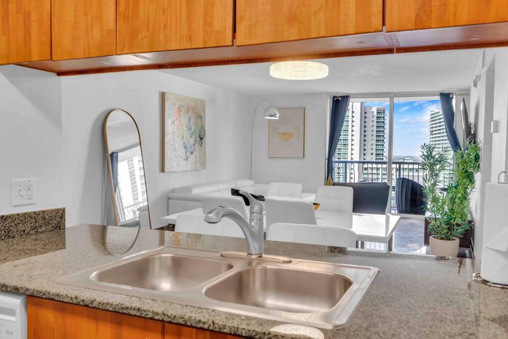 Iconic High Floor 3 Bedrooms In The Heart Of Miami Kültér fotó